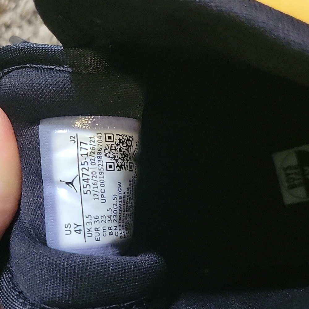Jordan High Tops - Picture 2 of 3